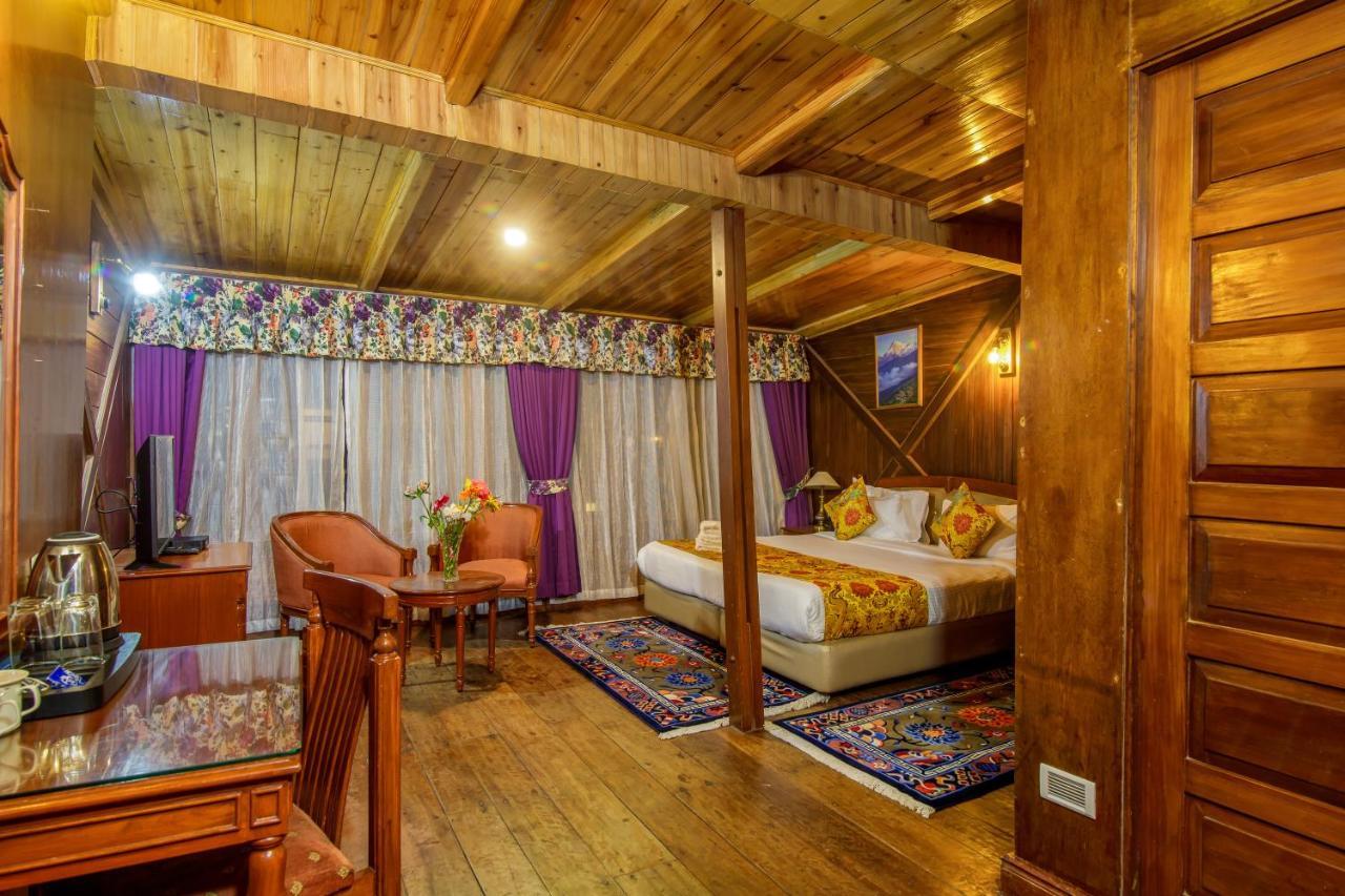 Muscatel Himalayan Resort - 400 Mts From Mall Road Дарджилінг Екстер'єр фото